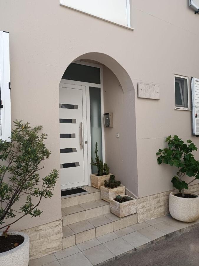 Apartments Vrime Biograd Na Moru Exteriör bild