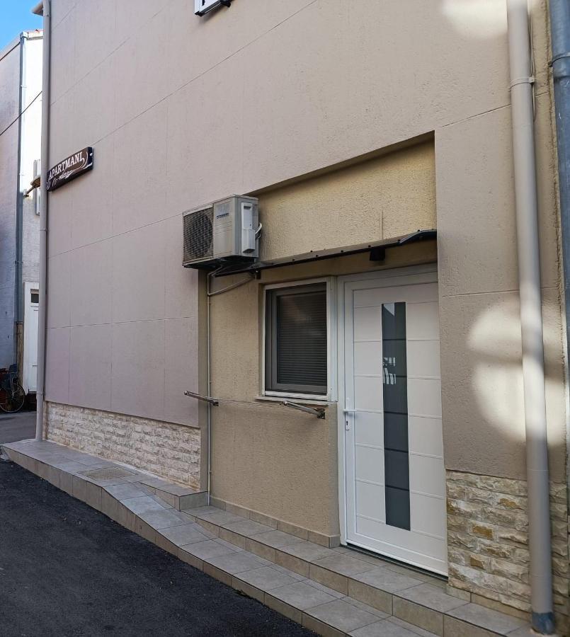 Apartments Vrime Biograd Na Moru Exteriör bild