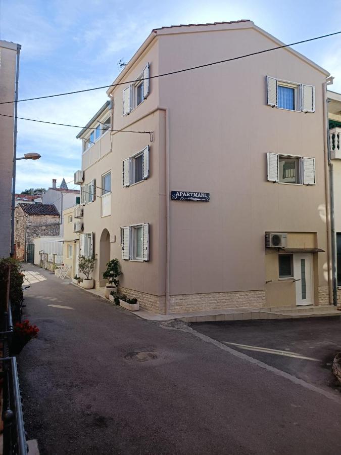 Apartments Vrime Biograd Na Moru Exteriör bild