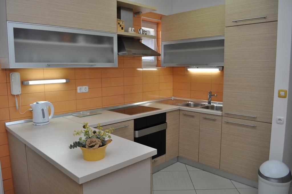 Apartments Vrime Biograd Na Moru Rum bild